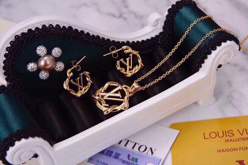 LV Necklaces